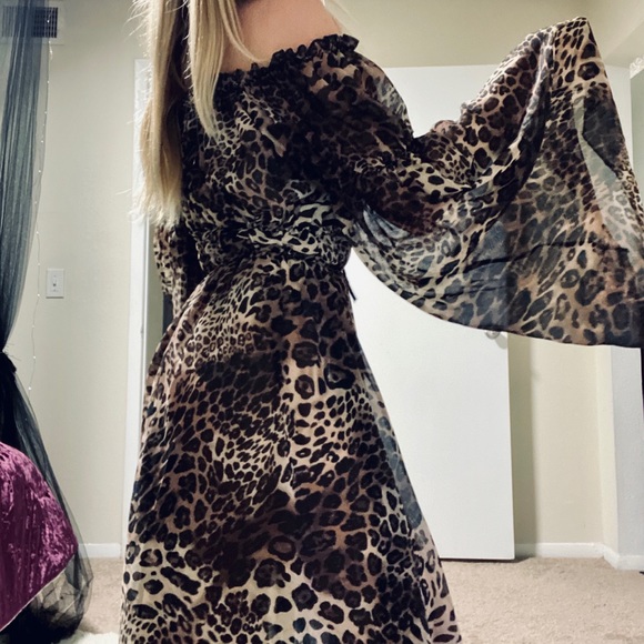 Leopard print maxi dress - Picture 2 of 3